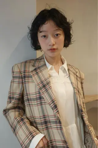 ショート パーマ ニュアンスパーマ🪿 透明感カラー岩波ゆいのヘアスタイル