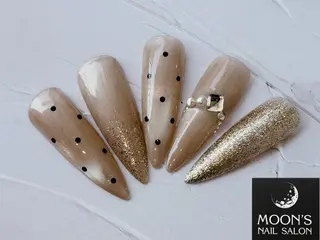 ネイル Moon's🌙🪄 Shioriのネイルデザイン
