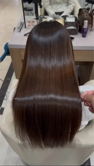 ロング ガレリアエレガンテ サカエテン所属・田中俊 縮毛矯正 髪質改善のヘアスタイル