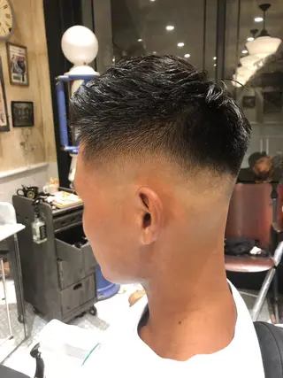 ショート メンズ 山﨑 愛也のヘアスタイル