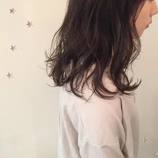 ミディアム カラー 市川 千夏のヘアスタイル