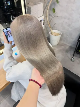 ロング カラー パーマ ヘアアレンジ 透明感ブリーチカラー 🌈TOMOHIROのヘアスタイル