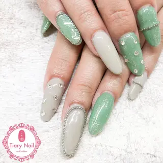 ネイル tiarynail K K🐼のネイルデザイン