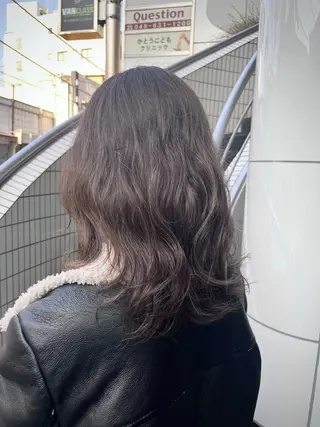 ミディアム 西形 梨瑚のヘアスタイル