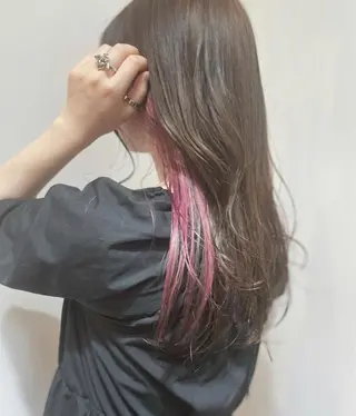 ロング カラー 💛🤍U too e’s 鎌倉🧸のヘアスタイル