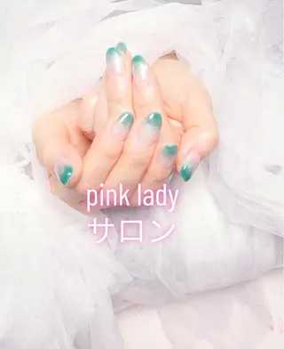 ネイル pink ladyサロン所属・べ にのネイルデザイン