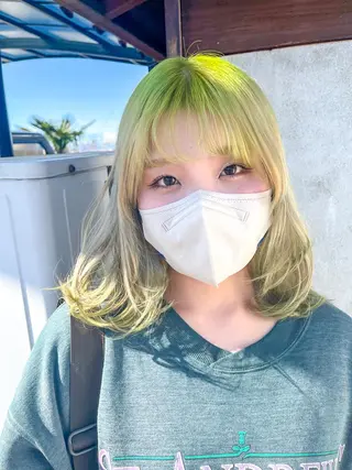 ミディアム カラー 佐藤 美聡のヘアスタイル