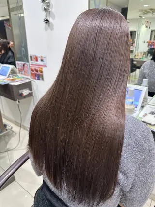 ロング レイヤー 艶々カラーのヘアスタイル