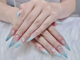 ネイル AKIKO ネイルサロンのネイルデザイン