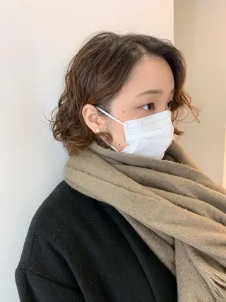 ショート パーマ ハイライト／艶カラー 大河シンジのヘアスタイル