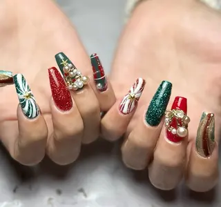 ネイル 新山 聖のネイルデザイン