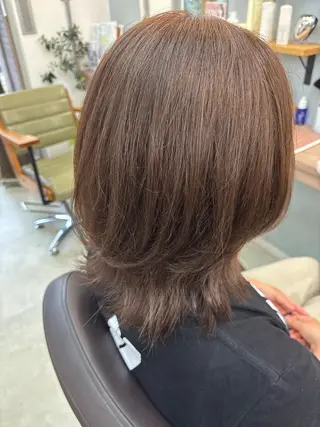 ミディアム カラー 八木橋 朋香のヘアスタイル
