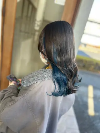 ロング カラー 井上 花音のヘアスタイル