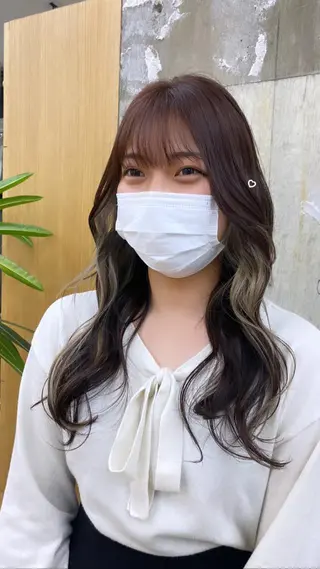 ロング カラー KVELL ユナのヘアスタイル