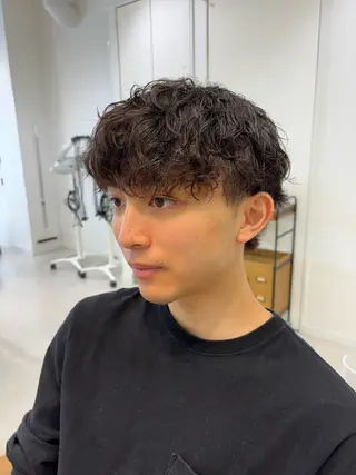 パーマ メンズ ニュアンスパーマ/ フェザー/マッシュのヘアスタイル