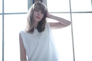 セミロング カラー ブリーチカラー🌈 石垣翔太のヘアスタイル