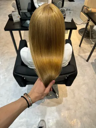 ロング 髪質改善ストレート オルメントのヘアスタイル