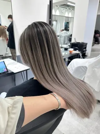 カラー Hina‪🔆‬ CIERA南船場のヘアスタイル