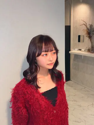 カラー ハナダ メイのヘアスタイル