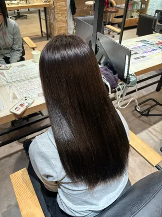 ロング フェザー/シャドウ/ メッシュパーマのヘアスタイル