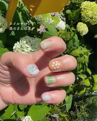 ネイル ショートネイル 森のさんぽ道のネイルデザイン