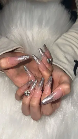 ネイル OPHELIA 𓃛のネイルデザイン