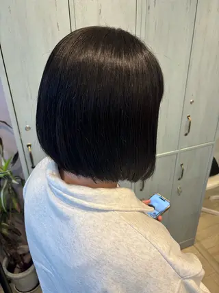 ミディアム ツヤ感カラーレイヤー カット川野莉空のヘアスタイル