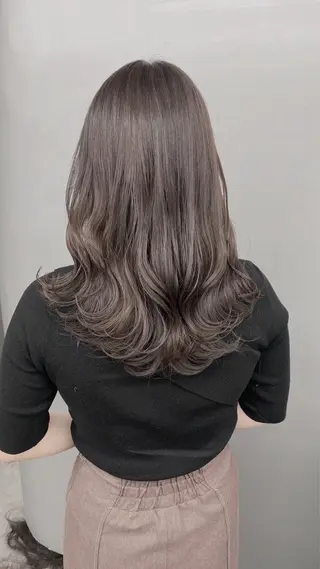 ロング カラー 透明感/グレージュ/ ミルクティー/ユウトのヘアスタイル