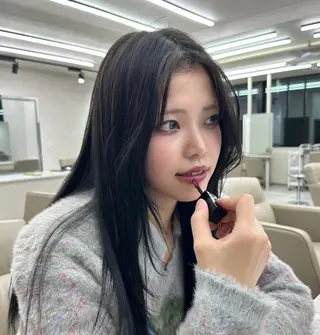 セミロング カラー トウマ｜ハイトーン ケアブリーチ✨横浜のヘアスタイル