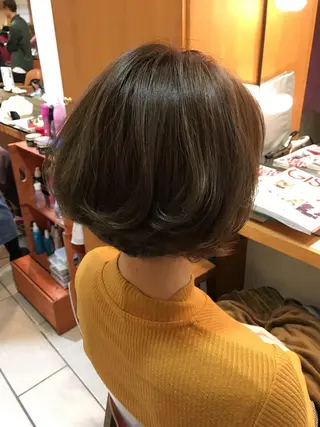ショート カラー 🪐脱白髪染め 🪐松尾菜々美のヘアスタイル