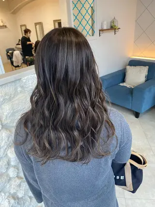 ロング カラー 饒平名 知也のヘアスタイル