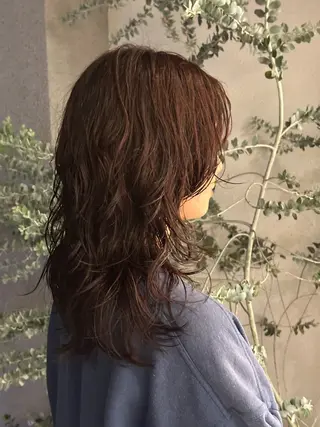 カラー パーマ 上米良 麻衣のヘアスタイル