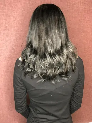 セミロング 女性指名人気no.1 尾崎のヘアスタイル