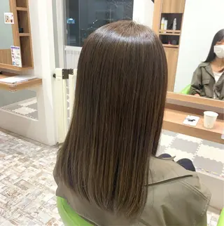 セミロング カラー 平田 雪水のヘアスタイル