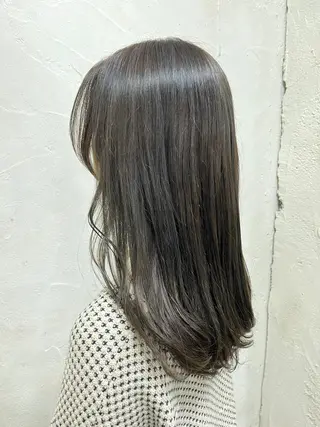 セミロング 小顔ショート/透明感 カラー/チサトのヘアスタイル