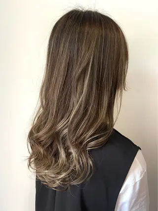 セミロング カラー 鳥本かりん ／メンズモデル募集のヘアスタイル