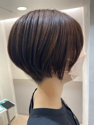 ショート チナツ ，のヘアスタイル