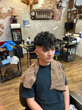 ショート パーマ メンズ ナイルプラス所属・ナイルプラス ヨウのヘアスタイル