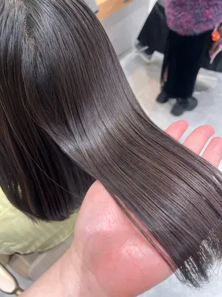 セミロング 近 紗理奈のヘアスタイル