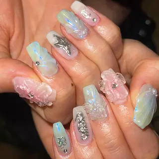 ネイル さゆり￤推しキャラ ￤ロングネイル🩷のネイルデザイン