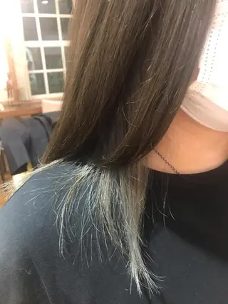 ロング カラー 森岡 紗羽のヘアスタイル