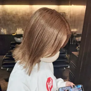 ミディアム カラー 濱田 妃香のヘアスタイル