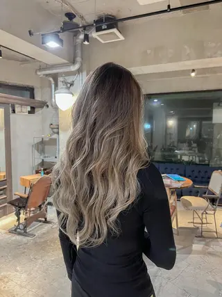 セミロング カラー 海外デザイン🇺🇸 石渡諒太のヘアスタイル