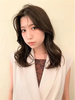 セミロング シマダ アユミのヘアスタイル