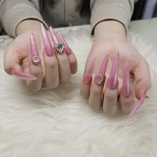 ロング see love gritterのネイルデザイン