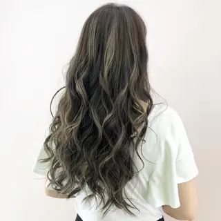 ロング アダチ コウスケのヘアスタイル