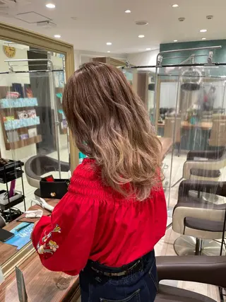 セミロング カラー 左藤 翔平のヘアスタイル