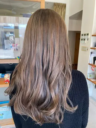 ロング 康本 瑞季のヘアスタイル