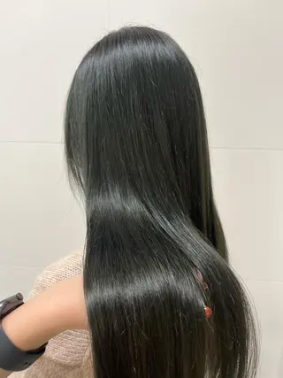 ロング 西浦 杏音のヘアスタイル