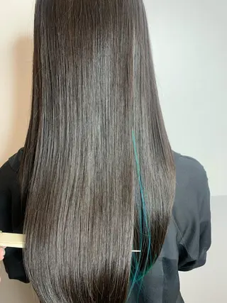 セミロング カラー トップ スタイリストのヘアスタイル